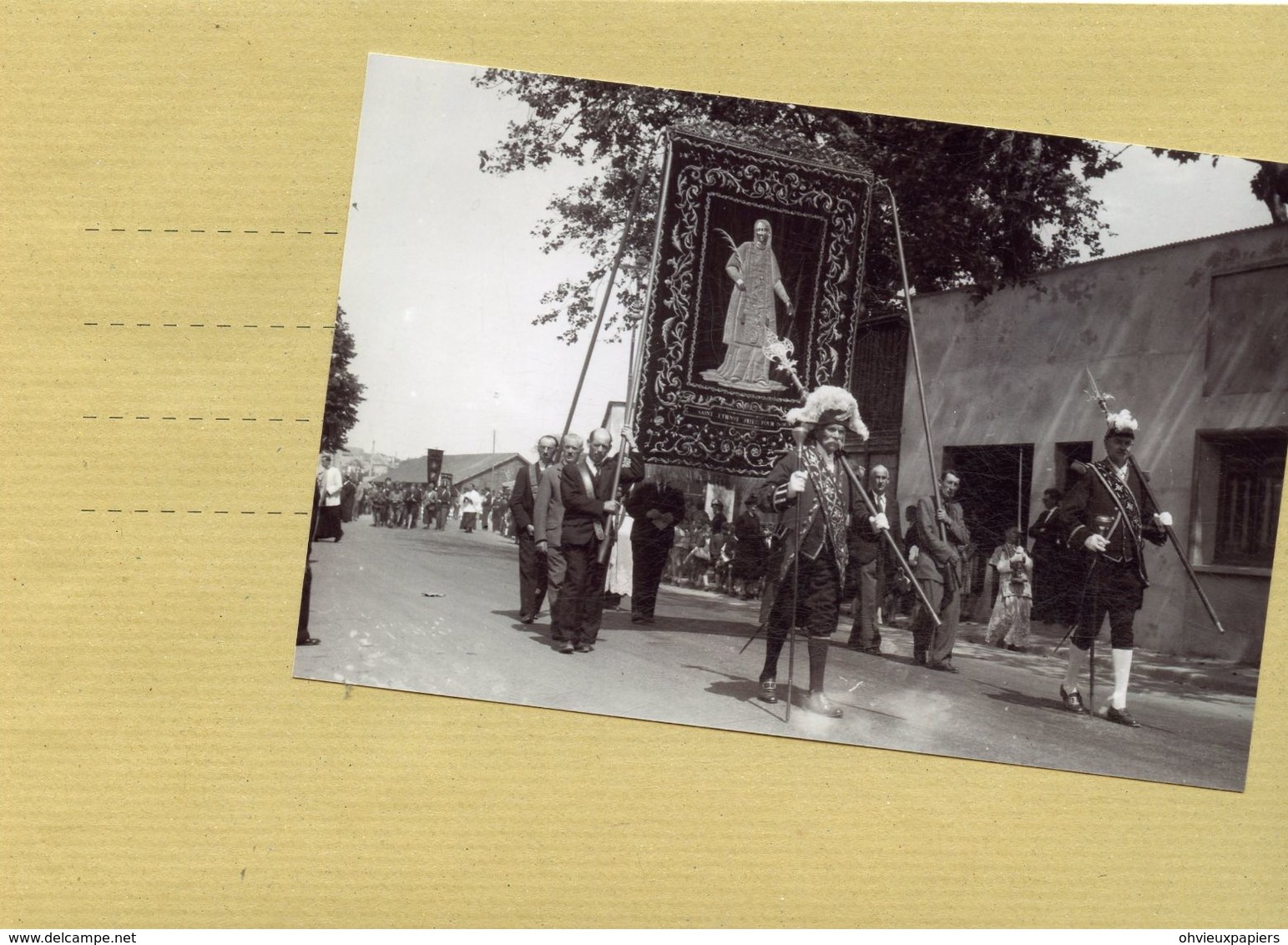 NEGATIF  Et  PHOTO  De CAEN 14  - Manifestation Religieuse  En 1946 ,  Centre Ville Procession Fete Dieu 1946 - Lieux