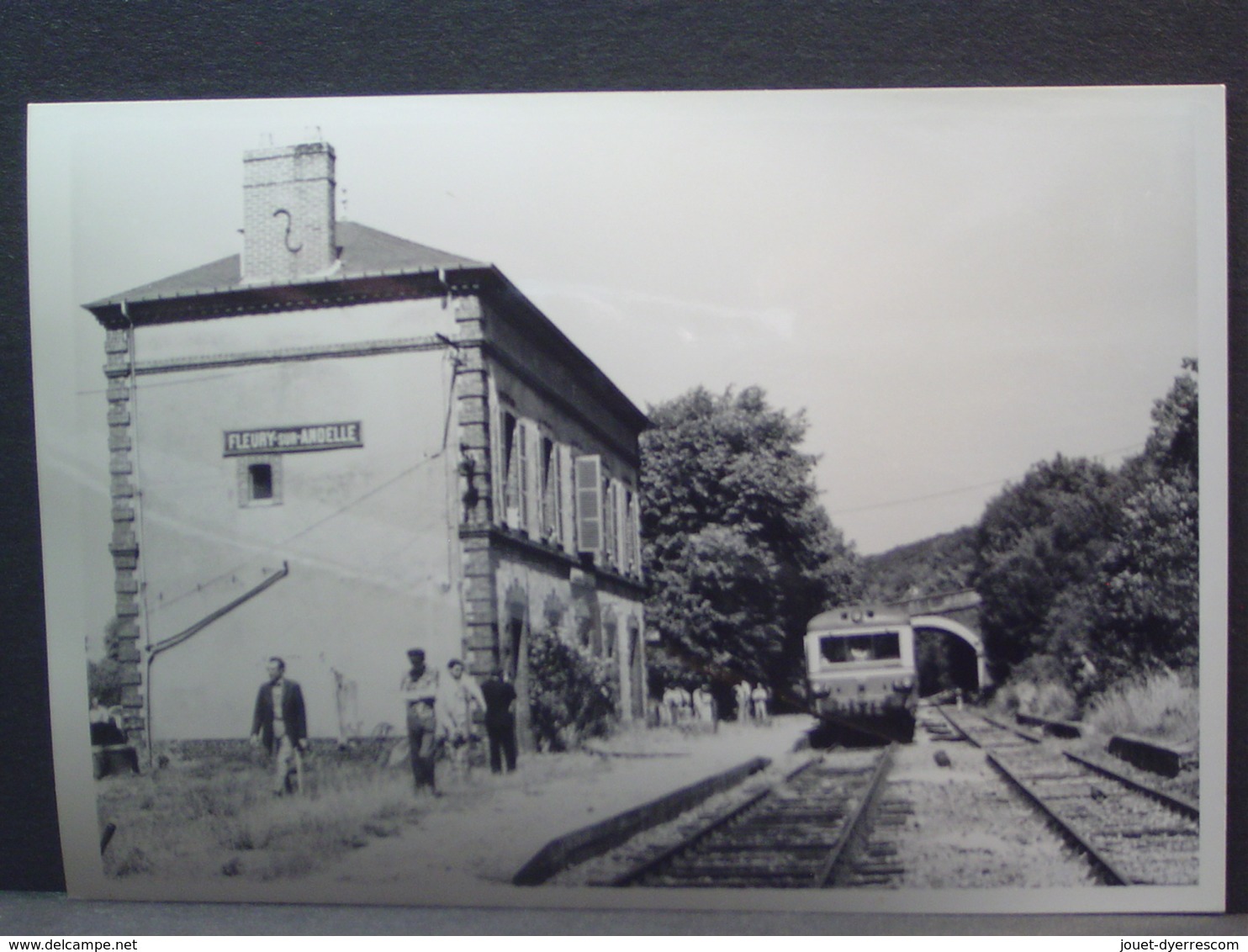 Autorail EAD Dit Caravelle En Gare De Fleury Sur Andelle 27 - Trains