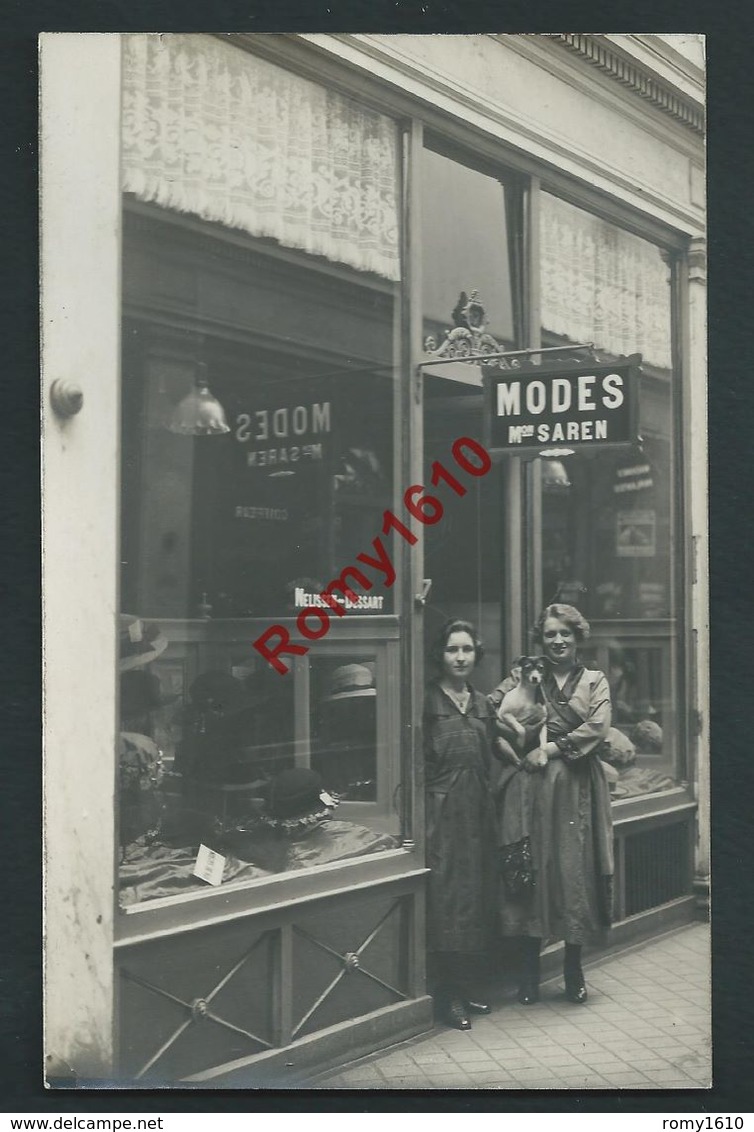 Liège. Photo Carte. Madame Saren.(Devant L'entrée Avec Son Chien) Mode, Fonitures. Modiste. Passage Lemonnier, 17. Rare! - Liege