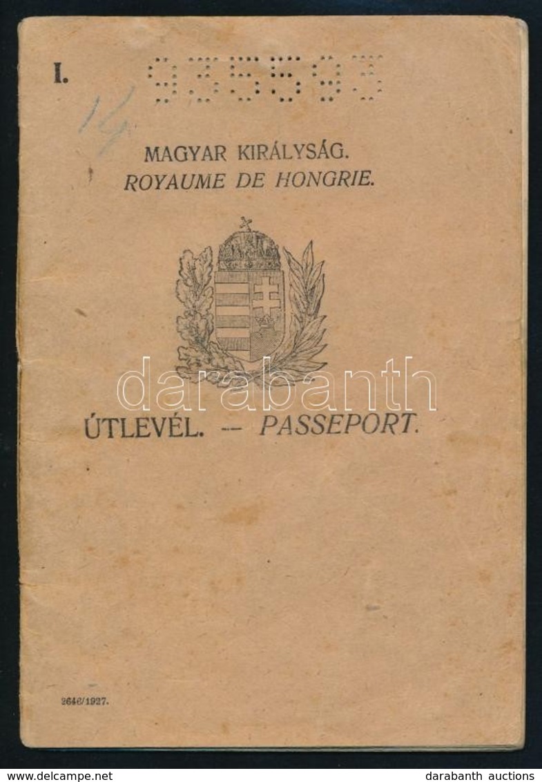 1929 A Magyar Királyság által Kiállított Két Fényképes, Meghosszabbított útlevél, Vízumokkal, Illetékbélyegekkel / Hunga - Zonder Classificatie