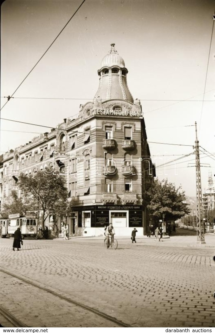 Cca 1925 Budapest, 19-es Villamos A Vilmos Császár út és Az Andrássy út Sarkán, Szabadon Felhasználható Vintage Negatív, - Other & Unclassified