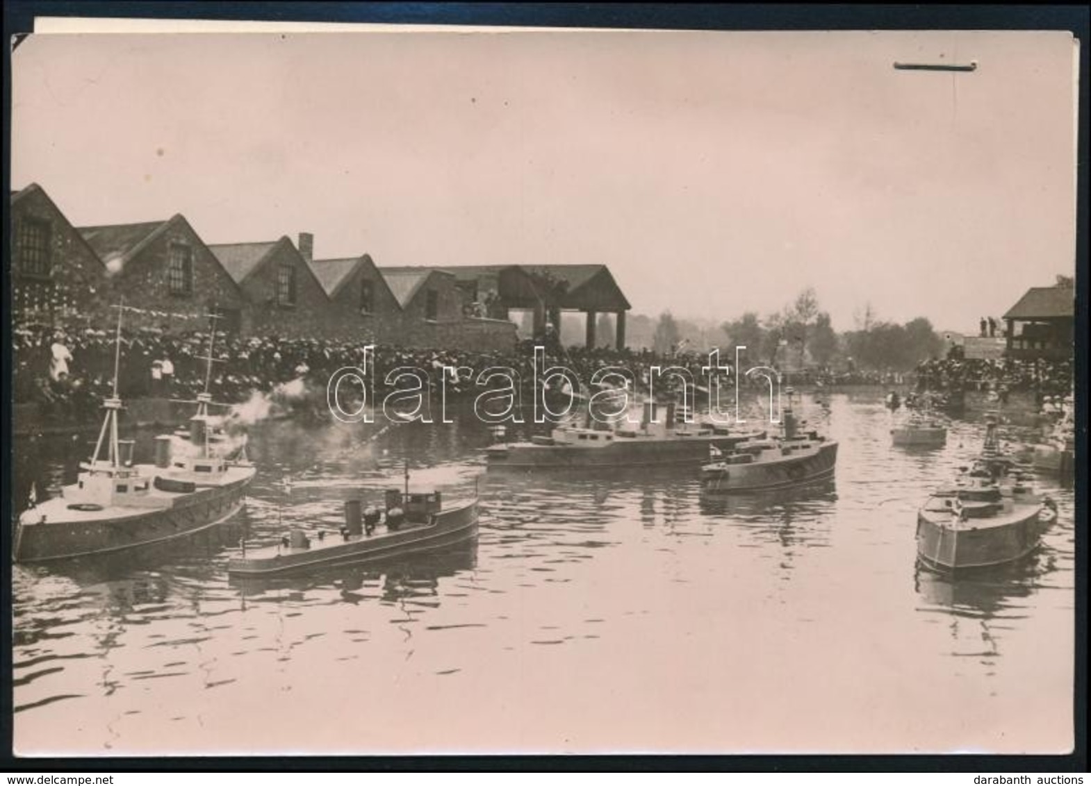 1913 Miniatűr Hadiflotta Angliában. Korabeli Sajtófotó, Hozzátűzött Szöveggel / Miniature War Fleet In England. Press Ph - Andere & Zonder Classificatie