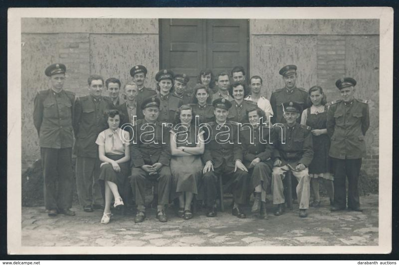 Cca 1950 Katonai Csoportkép, Fotólap, Bp., Photo Dornbach, A Hátoldalán A Képen Szereplők Aláírásaival, 9x14 Cm. - Other & Unclassified