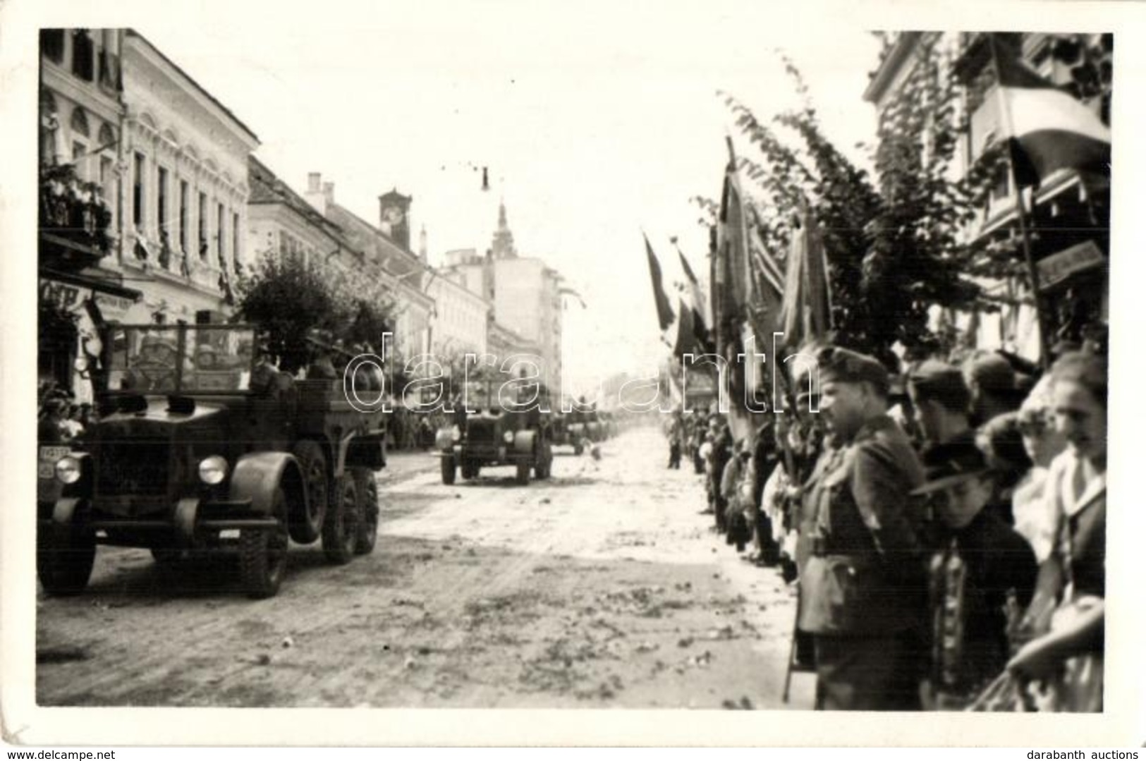 T2 1940 Kolozsvár, Cluj; Bevonulás, Automobilok / Entry Of The Hungarian Troops With Automobiles. Original Photo! - Unclassified