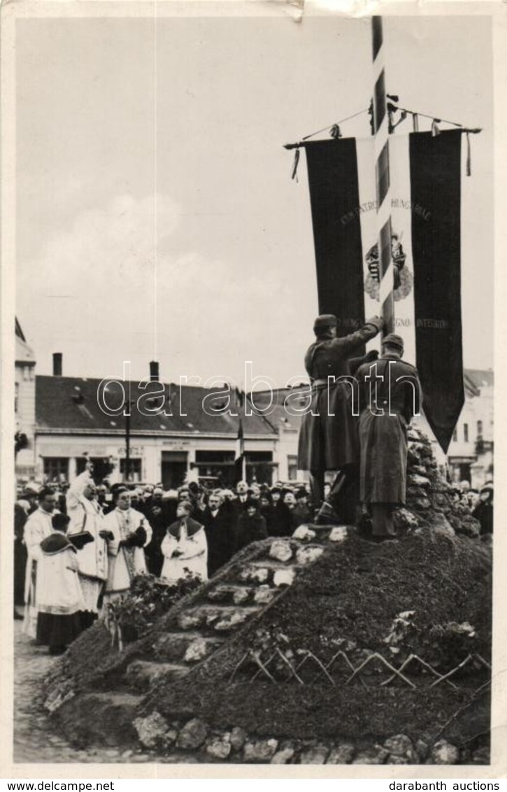 T3 1938 Ipolyság, Sahy; Bevonulás, Zászlószentelés / Entry Of The Hungarian Troops, Hungarian Flag Inauguration, Restaur - Unclassified