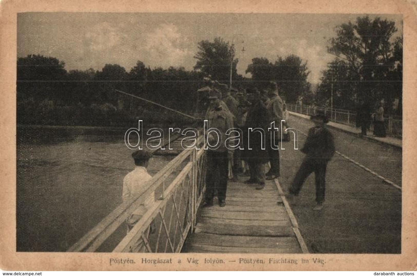 T2/T3 Pöstyén, Piestany; Pro Patria Vörös Kereszt Hadikórház Katonái Horgásznak A Vág Folyón / Soldiers From The Militar - Unclassified