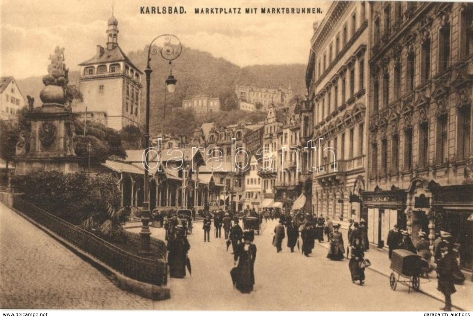 ** T1 Karlovy Vary, Karlsbad; Marktplatz Mit Marktbrunnen / Market Square With Fountain, Shops - Unclassified