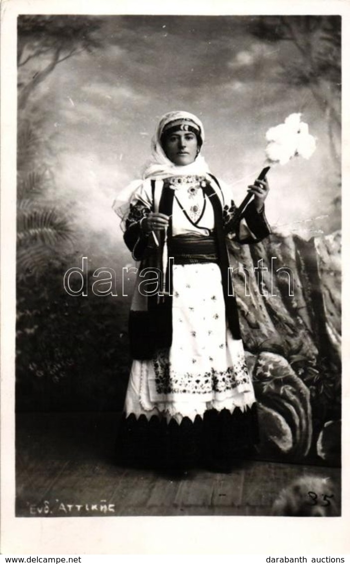 T2 Woman In Traditional Dress, Attican Greek Folklore - Zonder Classificatie