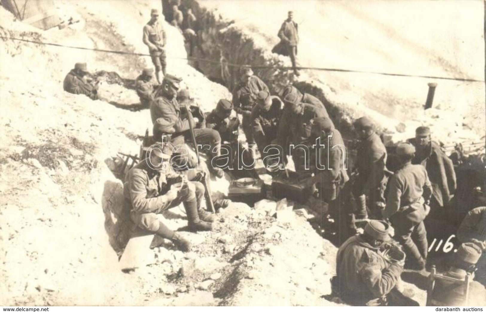 * T2 Osztrák-magyar Katonák étkezése A Lövészárokban / WWI Austro-Hungarian K.u.K. Soldiers Having Lunch In The Trenches - Unclassified