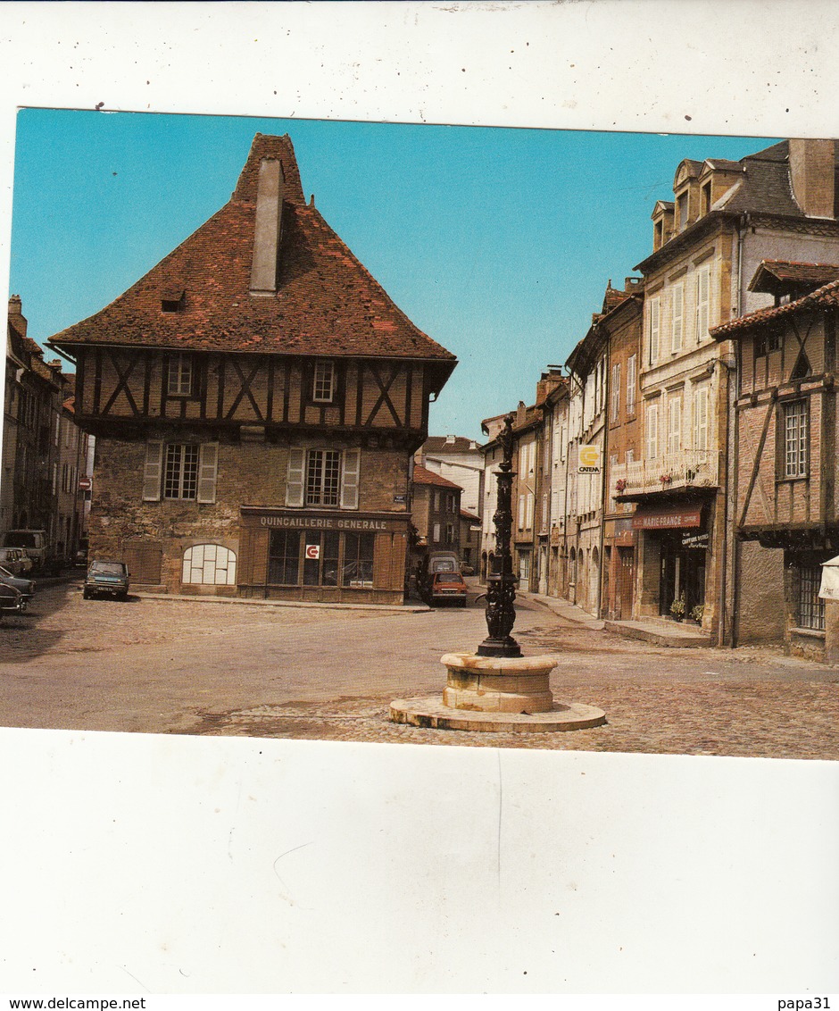 46 - SAINT CERE  - Place Du Mercadial - Saint-Céré