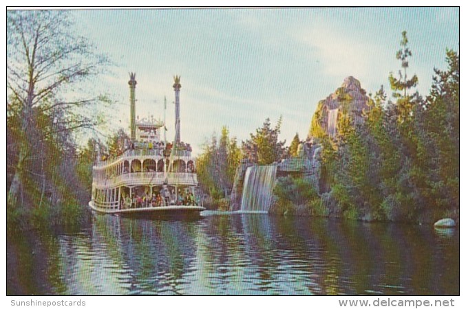 Disneyland Mark Twain STernwheeler Rivers Of America - Disneyland