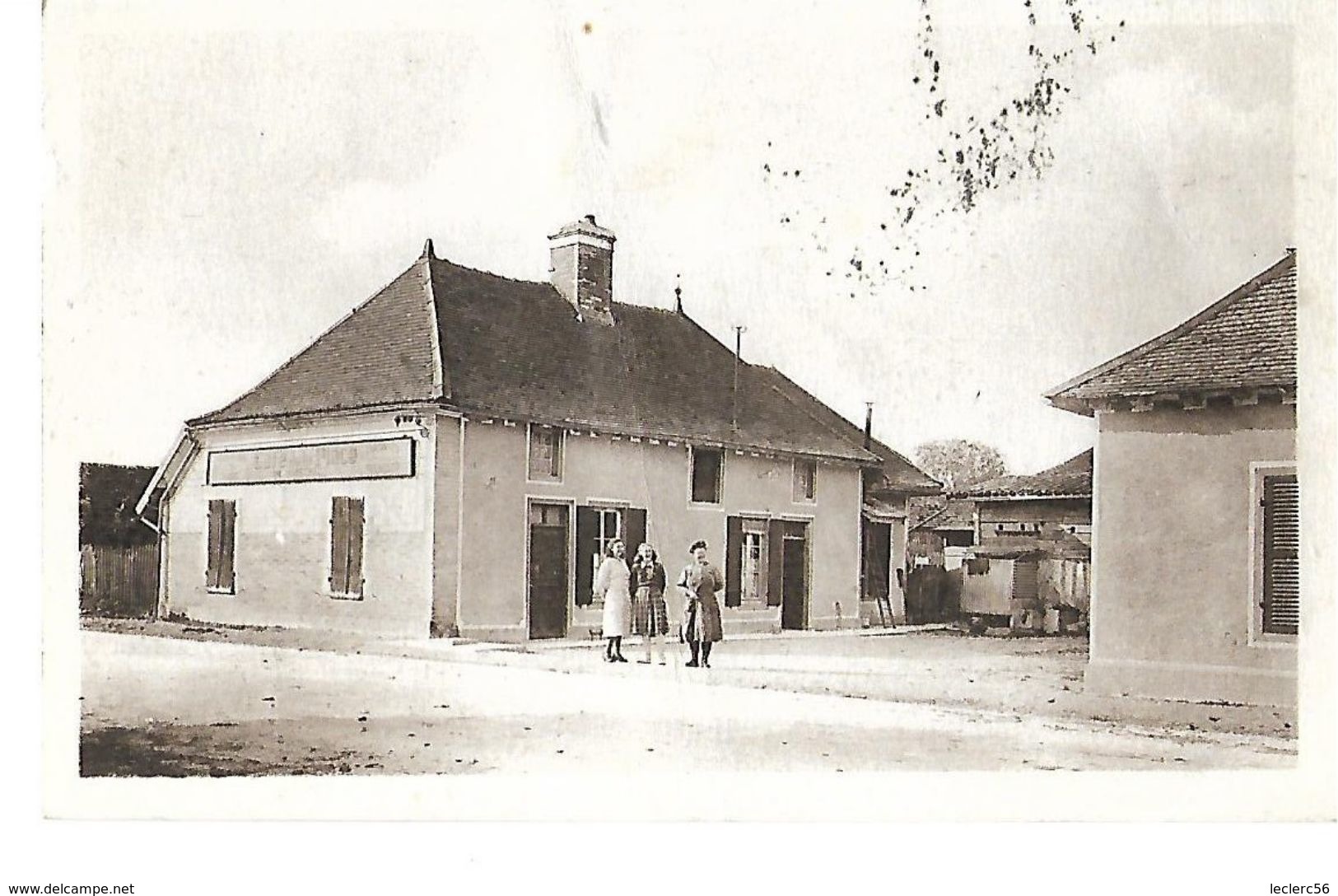 10 LE CHENE LE CAFE DE LA PLACE 1957 (timbre Pub Au Dos : Télévision Grammont) CPA 2 SCANS - Autres & Non Classés