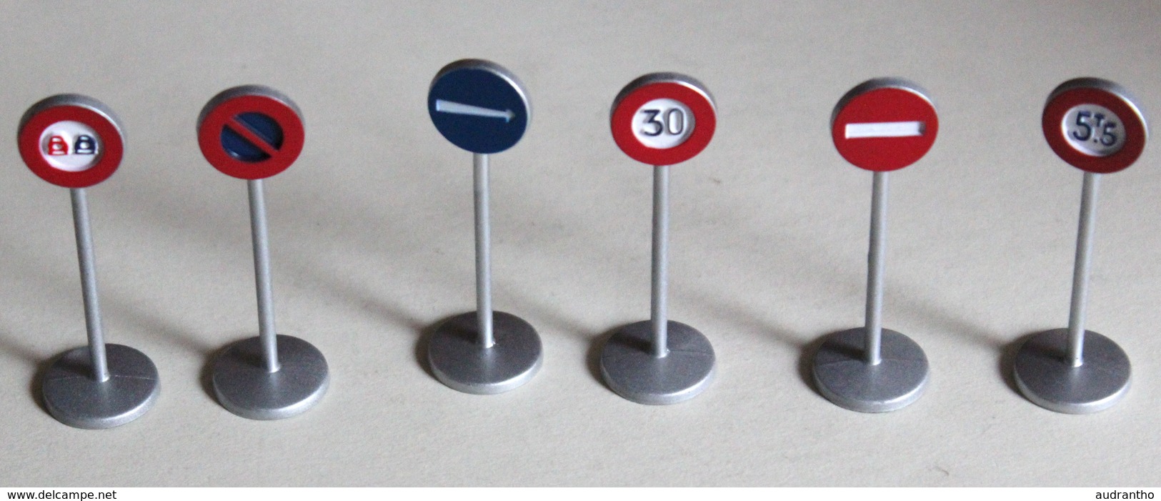 Lot 6 Panneaux Signalisation Ville Dinky Toys 2008 Mattel En Métal - Autres & Non Classés