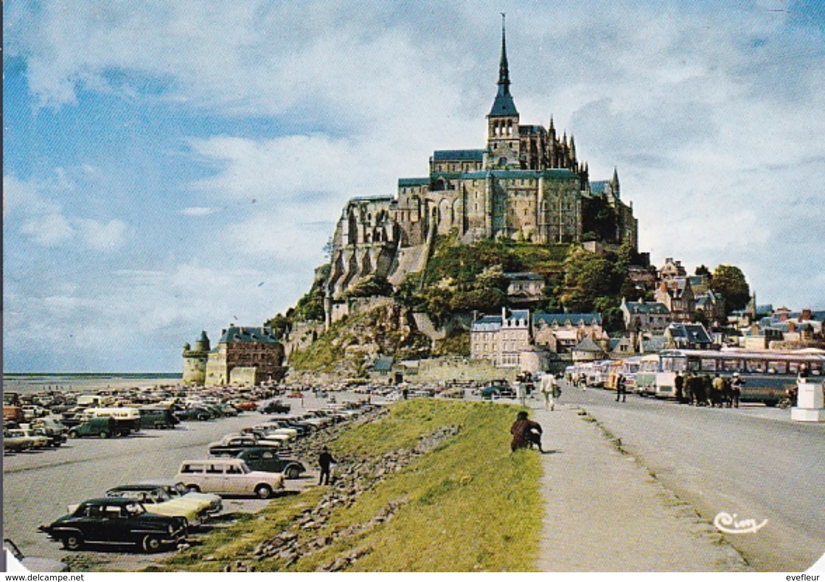 MONT St MICHEL   L'arrivée - Le Mont Saint Michel