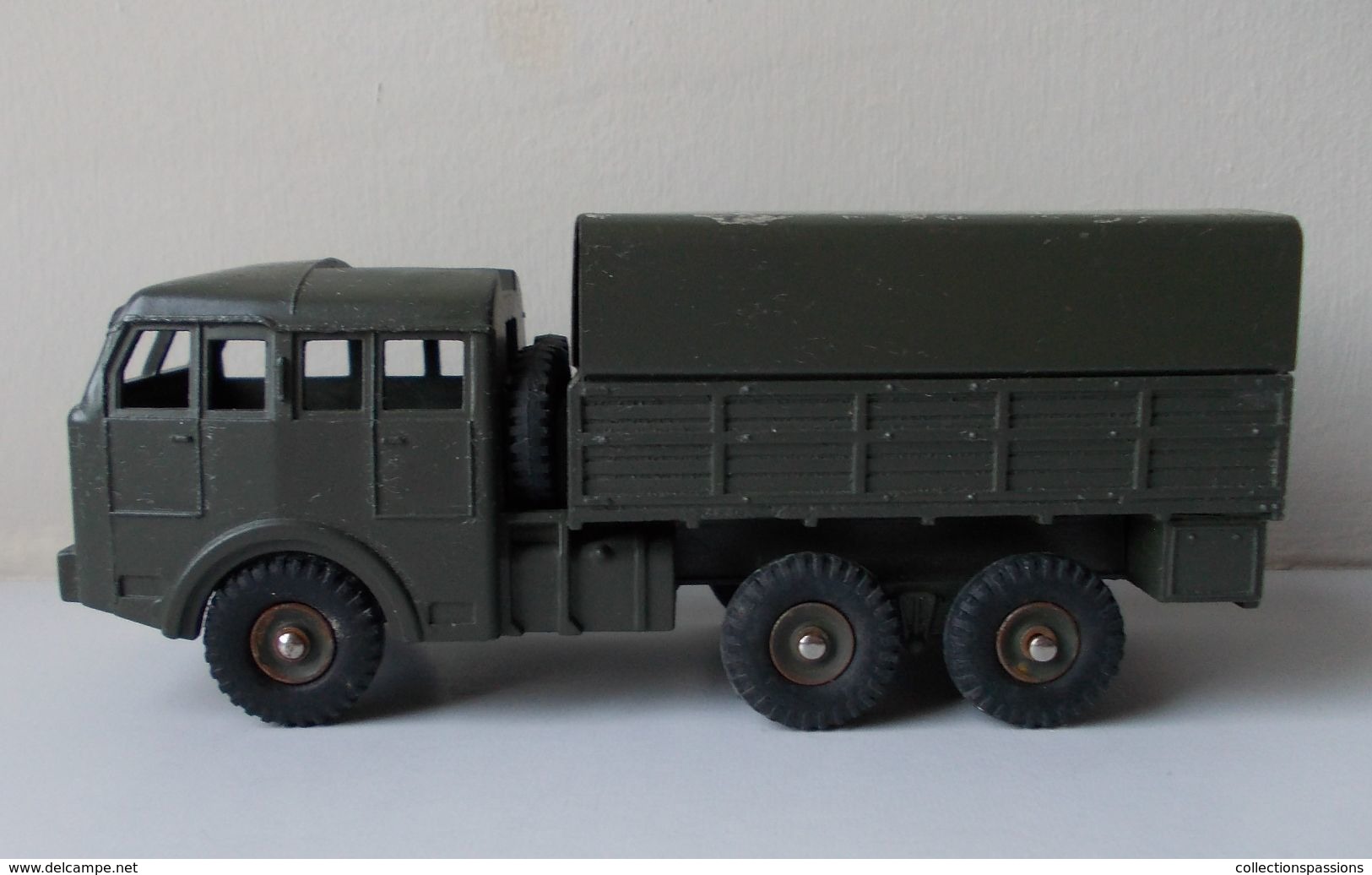 - Camion Militaire - BERLIET. Tous Terrains - Dinky Toys - - Militaria