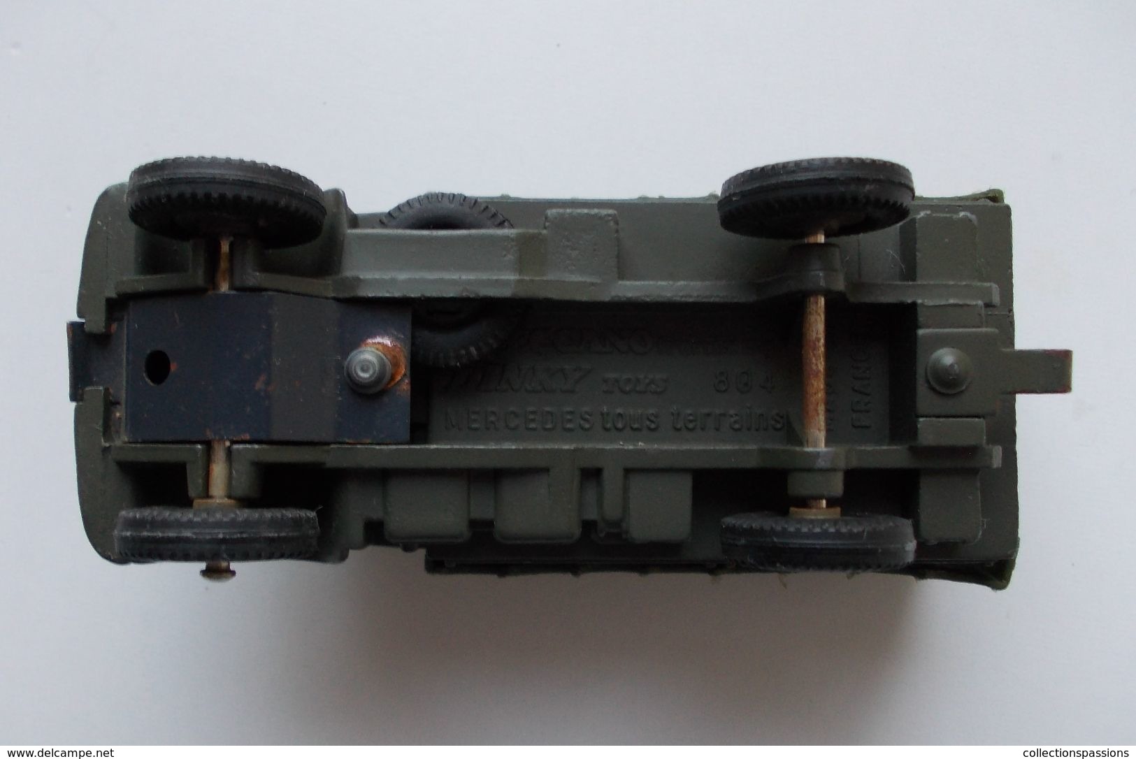 - Camion militaire - MERCEDES. Tous terrains - Dinky Toys -