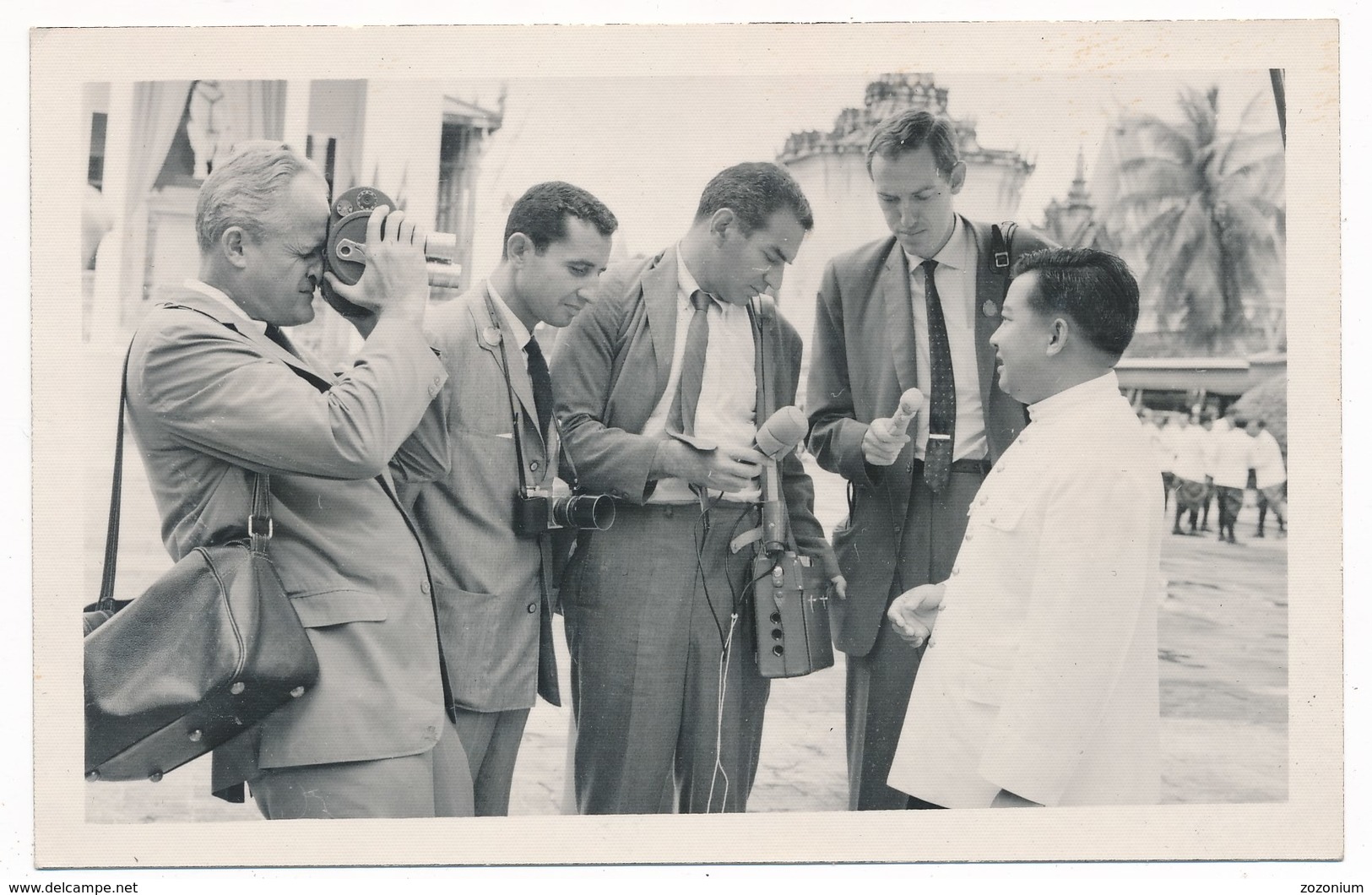 Cambodia,  NORODOM SIHANOUK Et Jurnalistes. Cambodge , Vintage Old Photo - Cambodge
