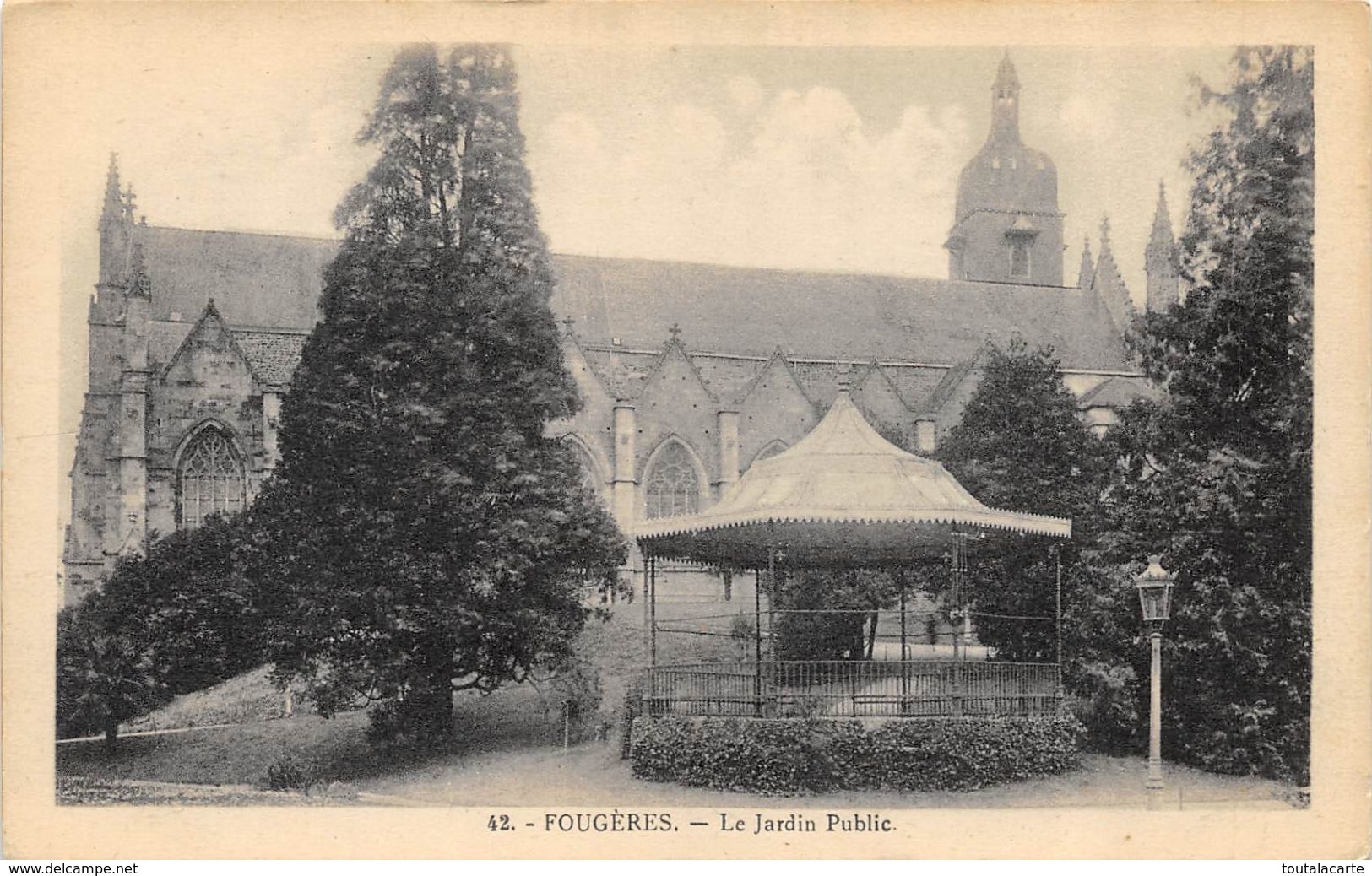 CPA 35 FOUGERES LE JARDIN PUBLIC - Fougeres