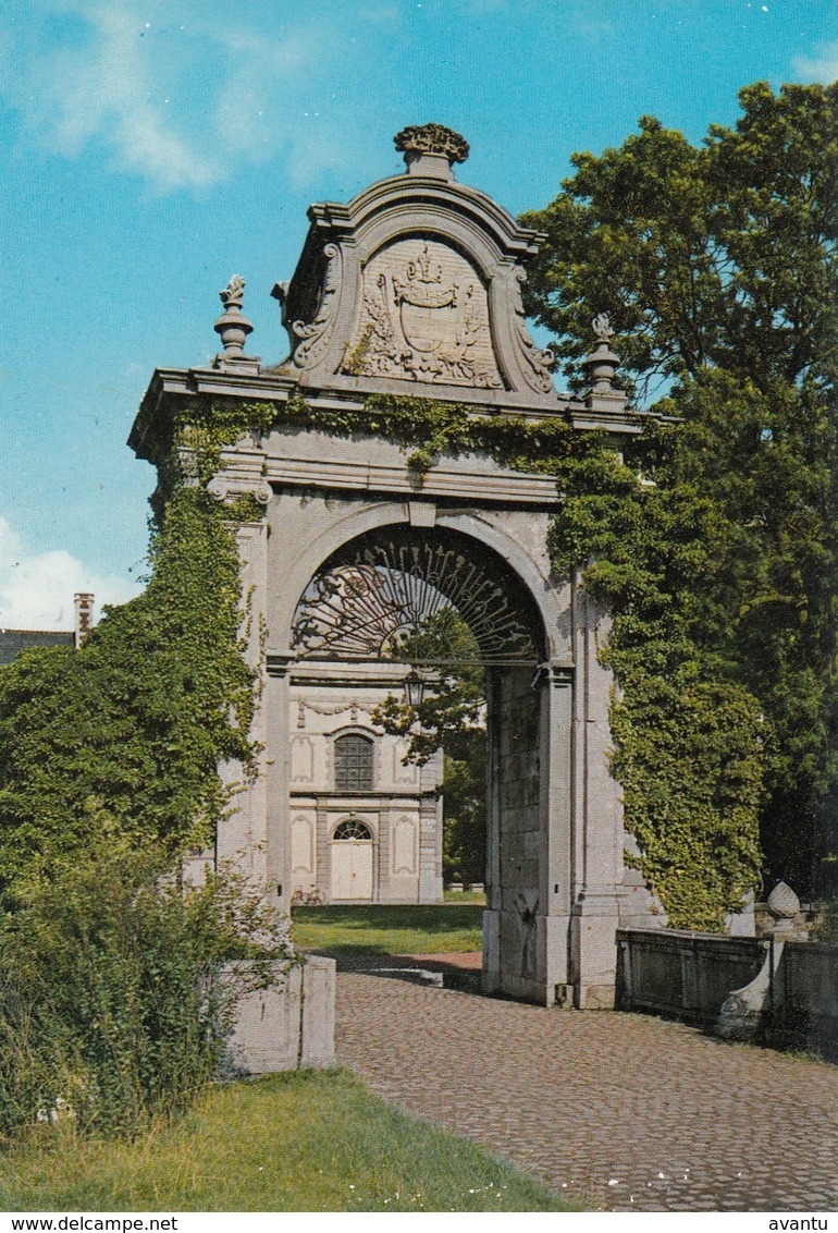 FONTAINE L EVEQUE / LA PORTE DU CHATEAU BIVART - Fontaine-l'Evêque