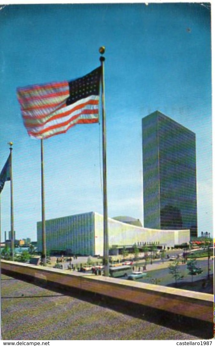 UNITED NATIONS BUILDINGS WITH AMERICAN FLAG FLYING - New York City - Small Format - Formato Piccolo - Union Square