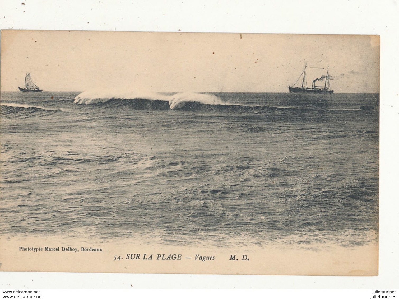 40 SUR LA PLAGE VAGUES BON ETAT - Autres & Non Classés