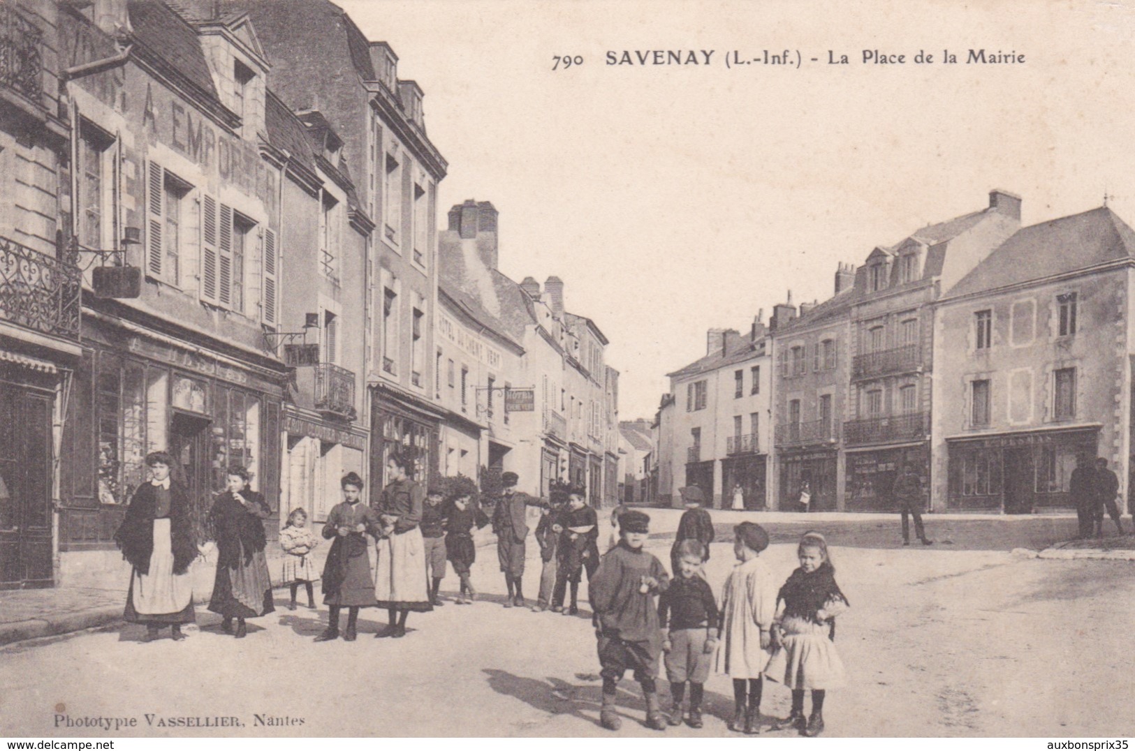 SAVENAY - LA PLACE DE LA MAIRIE - 44 - Savenay