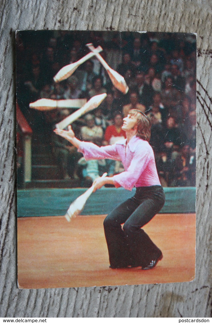 SOVIET CIRCUS. 1979. Juggler Sergey Ignatov - Cirque