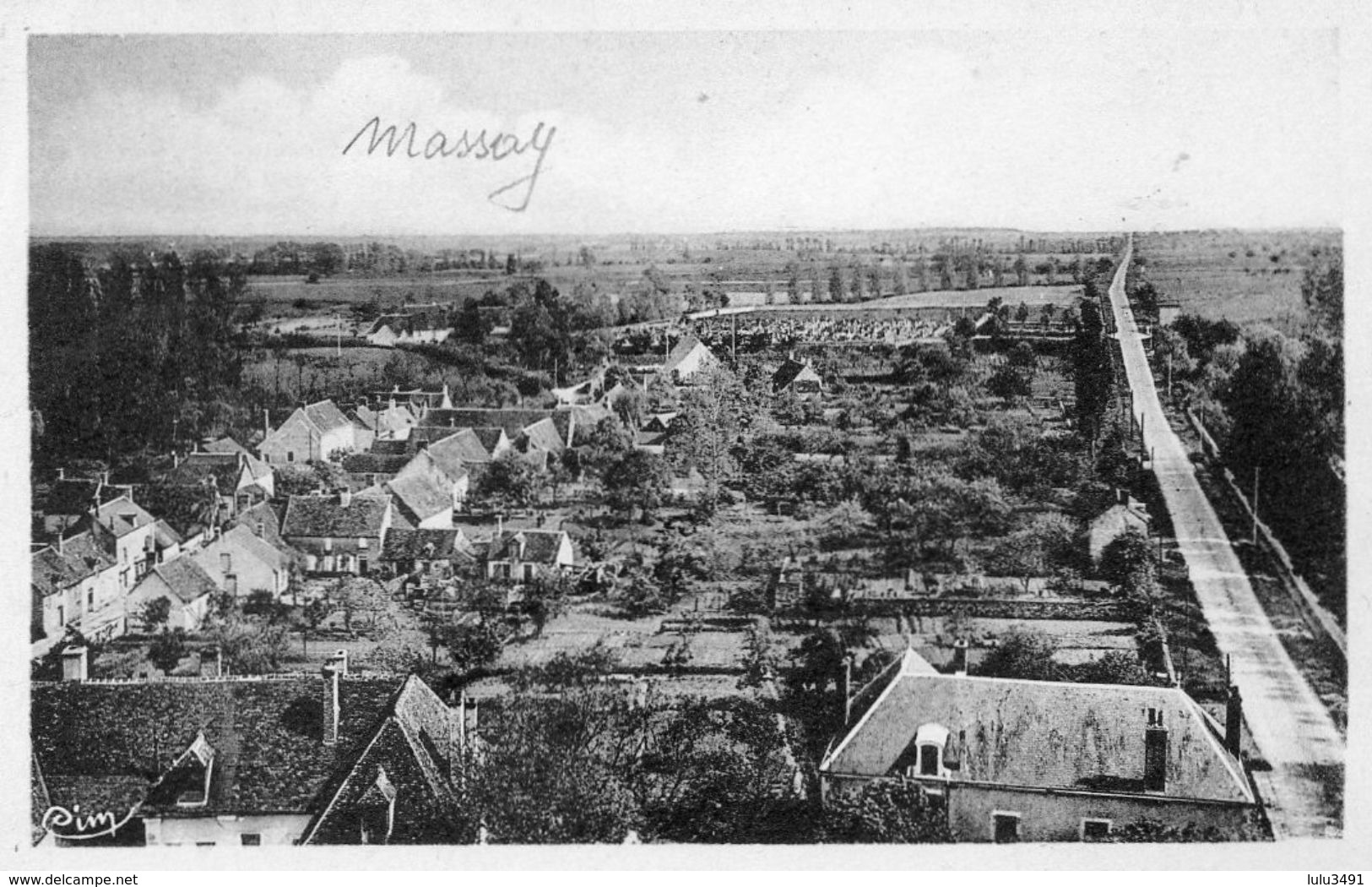 CPA - MASSAY (18) - Aspect Du Bourg Dans Les Années 20 / 30 - Massay