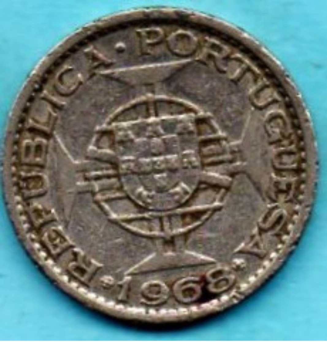 R40/ MACAO / MACAU  1 PATACA 1968 - Macau