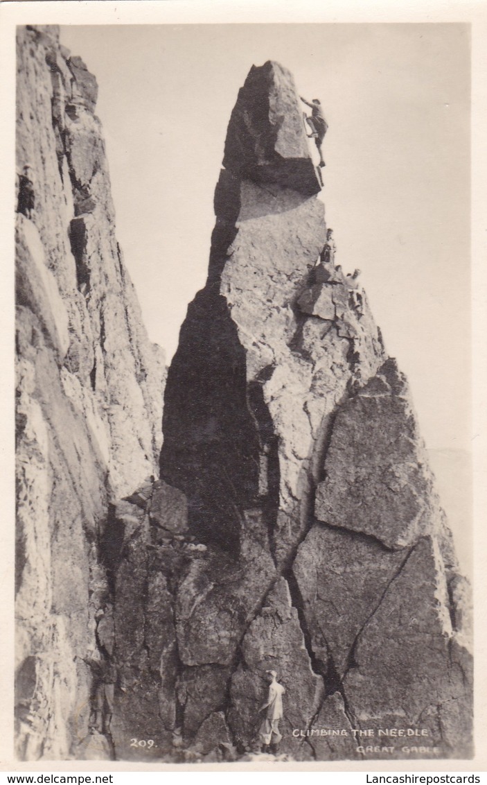 Postcard Climbing The Needle Great Gable Plain Back C 1947 ? Lake District My Ref  B11812 - Climbing