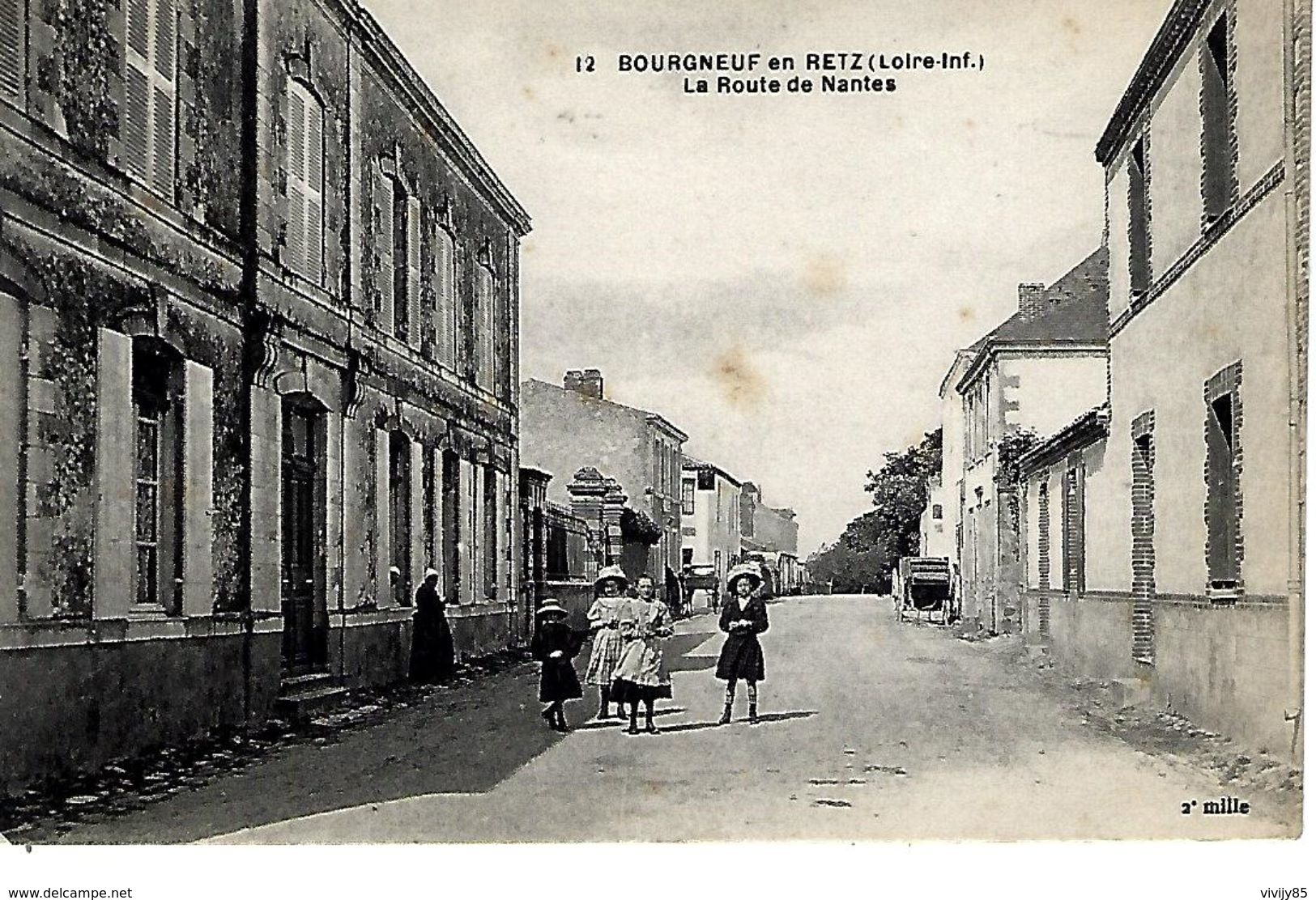 44 - BOURGNEUF EN RETZ - Belle Vue Animée De La Route De NANTES ( Enfants , Charette ) - Bourgneuf-en-Retz