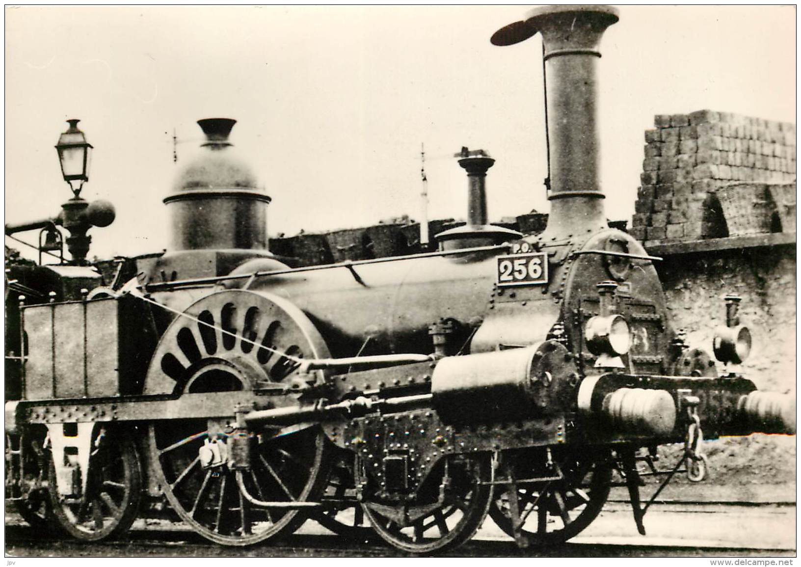 TRAIN : MUSEON DI RODO, UZES - P.O (Orléans-Bordeaux). Locomotive N° 256 "La Cigogne" - Uzès