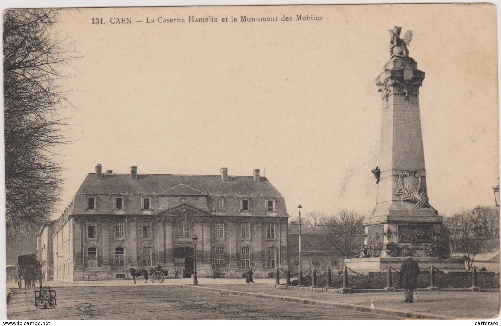 Cpa,1919,calvados,caen,la Caserne Hamelin,en Pleine 1 Guerre,et Le Monument Des Mobiles,attelage à Cheval - Caen