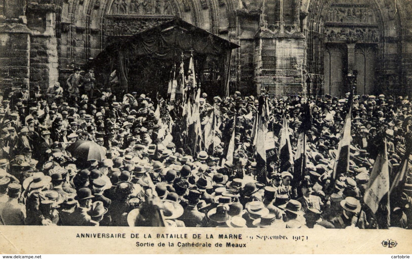 77 MEAUX - Anniversaire De La Bataille De La Marne - 19 Septembre 1917 - Sortie De La Cathédrale - Très Animée - ELD - Meaux