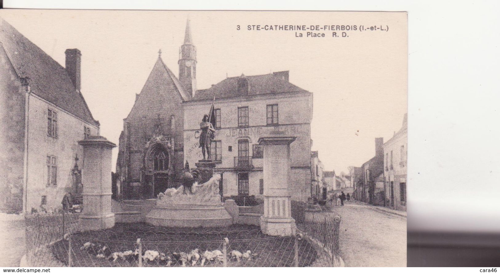 CPA - 3. Ste Catherine De Fierbois - La Place - Autres & Non Classés