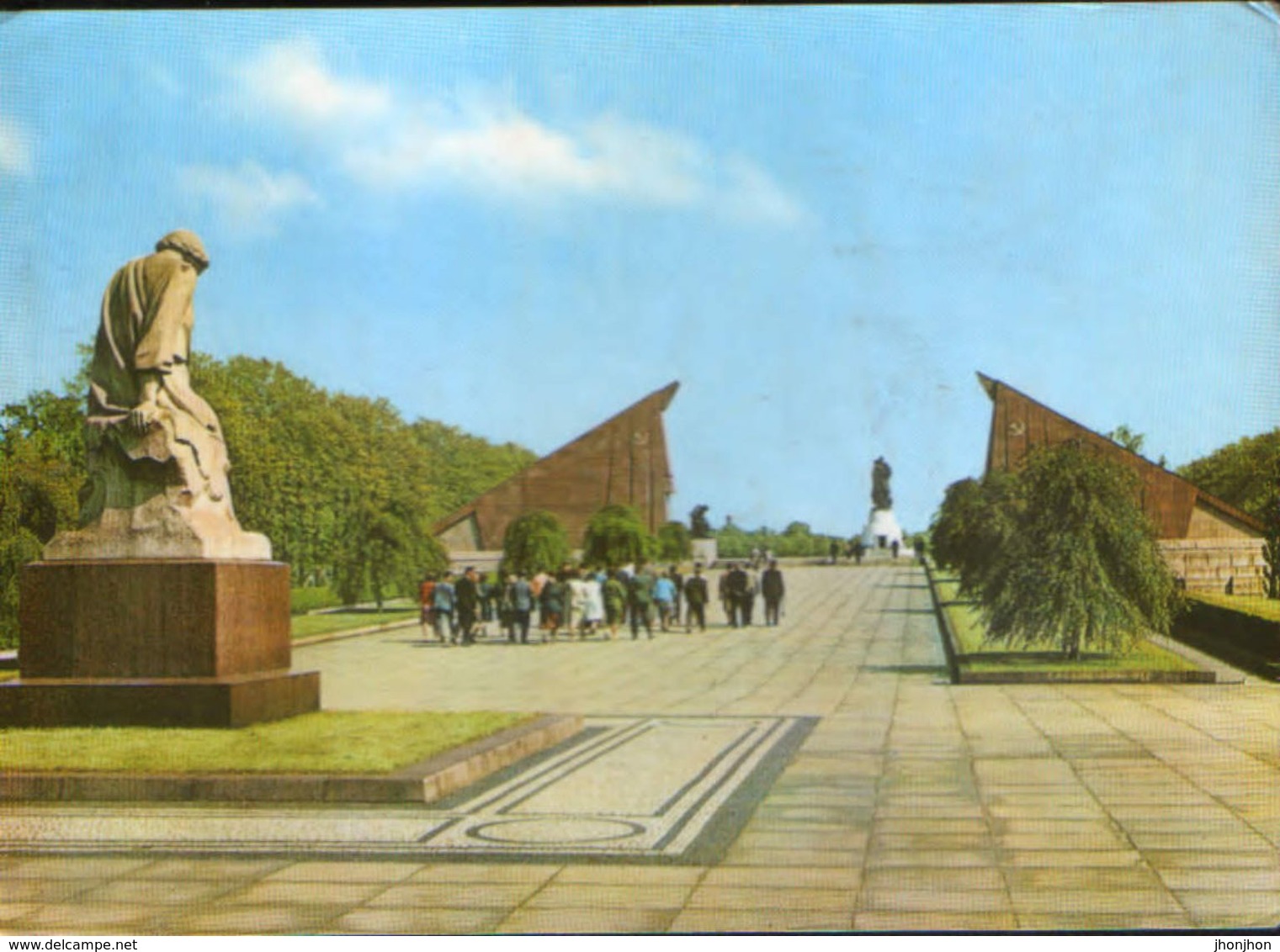 Germany - Postcard Unused  - Berlin - The Soviet Memorial - Treptow