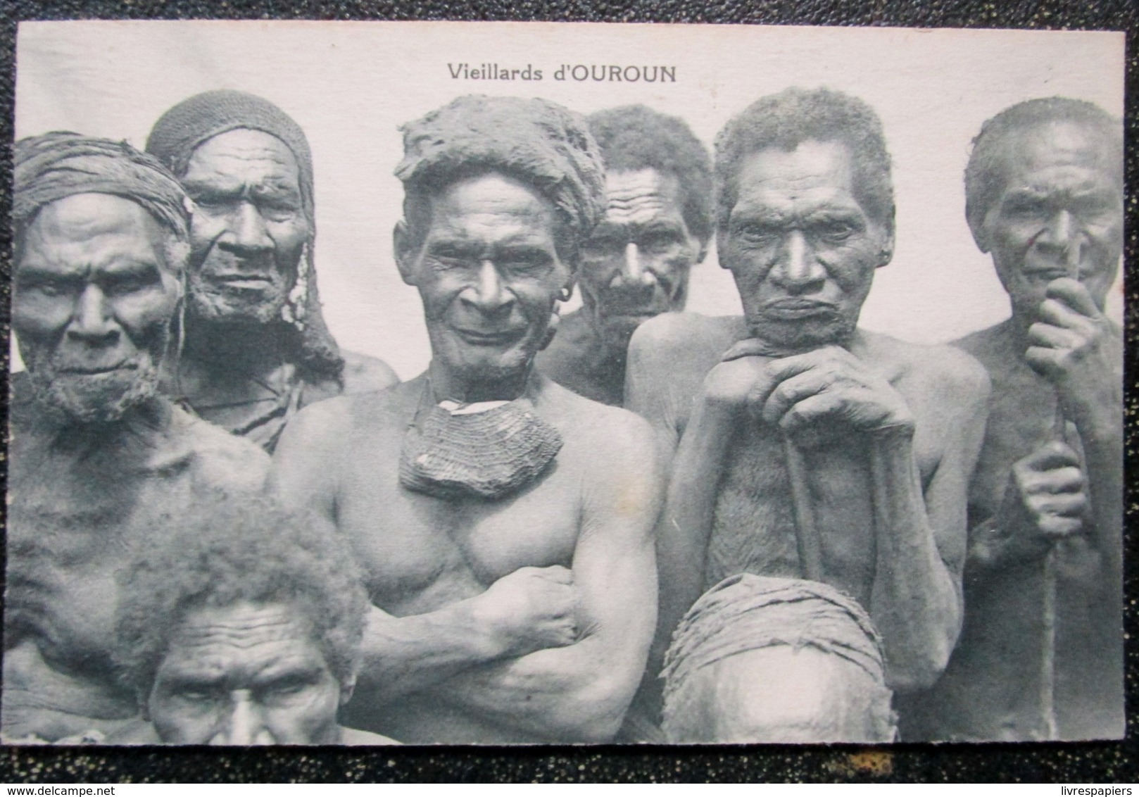 Papouasie Vieillards D'ouroun  Cpa Oceanie - Papouasie-Nouvelle-Guinée