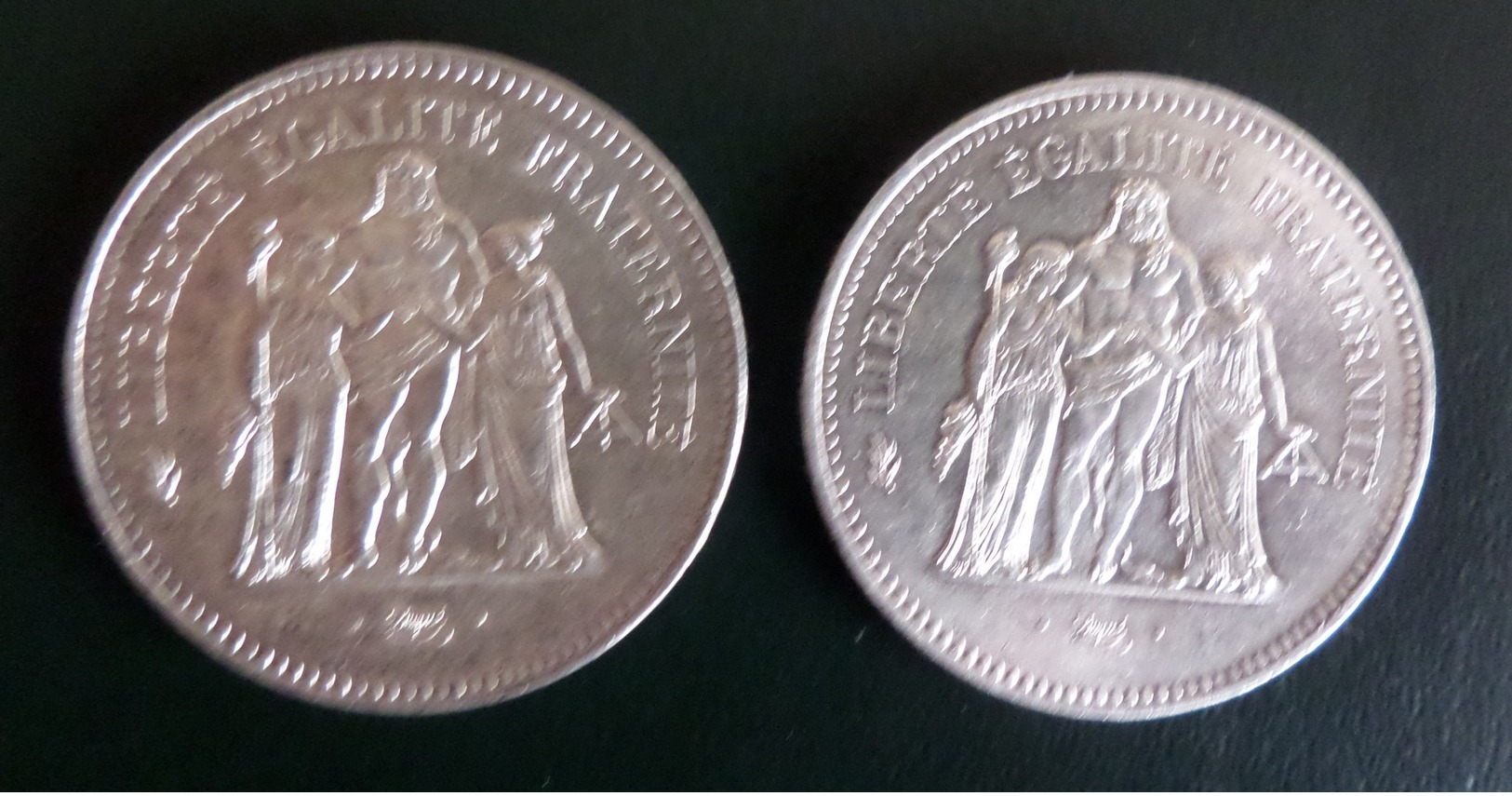 France Deux Pièces Argent 50 Francs 1975 Et 1977. Bon état. B/TB. A Saisir! - Autres & Non Classés