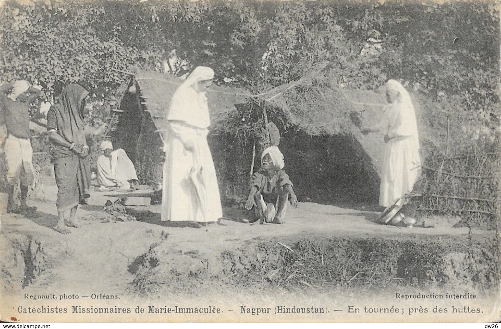 Catéchistes Missionnaires De Marie-Immaculé, Nagpur (Hindoustan) En Tournée Près Des Huttes, Soeurs - Carte Non Circulée - Missie