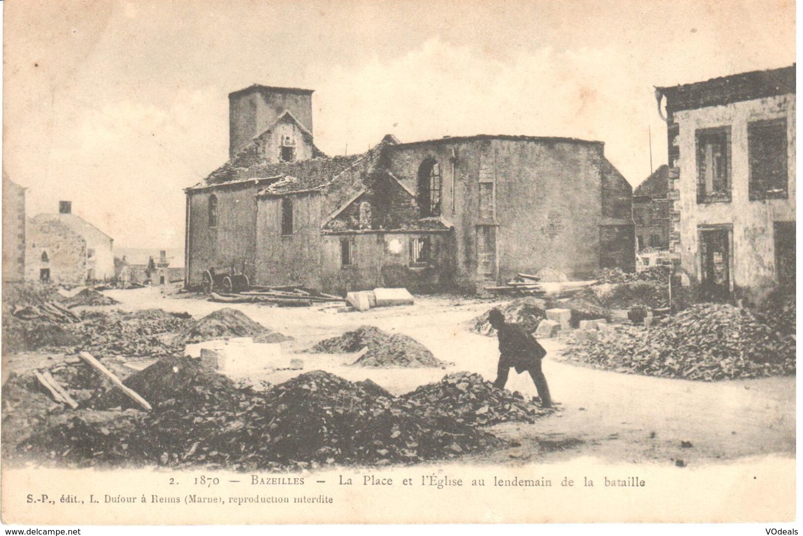 (08) Ardennes - CPA - Bazeilles - La Place Et L'Eglise - Otros & Sin Clasificación