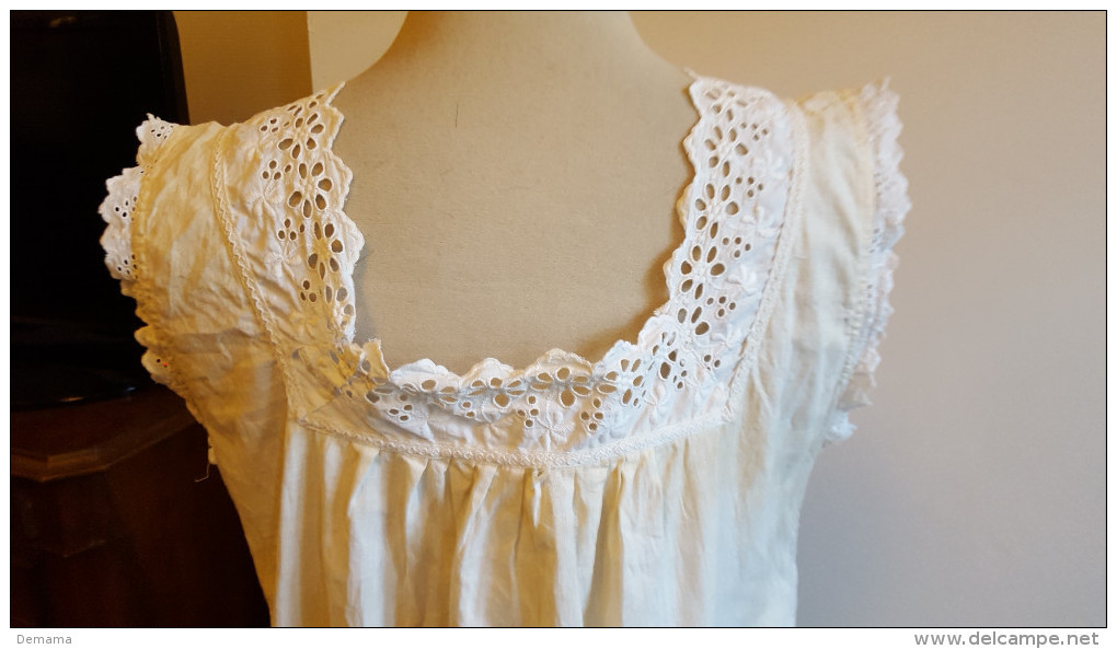 Oud Nachtkleed Met Fijn Broderie Handwerk Zie Foto's - Lingerie