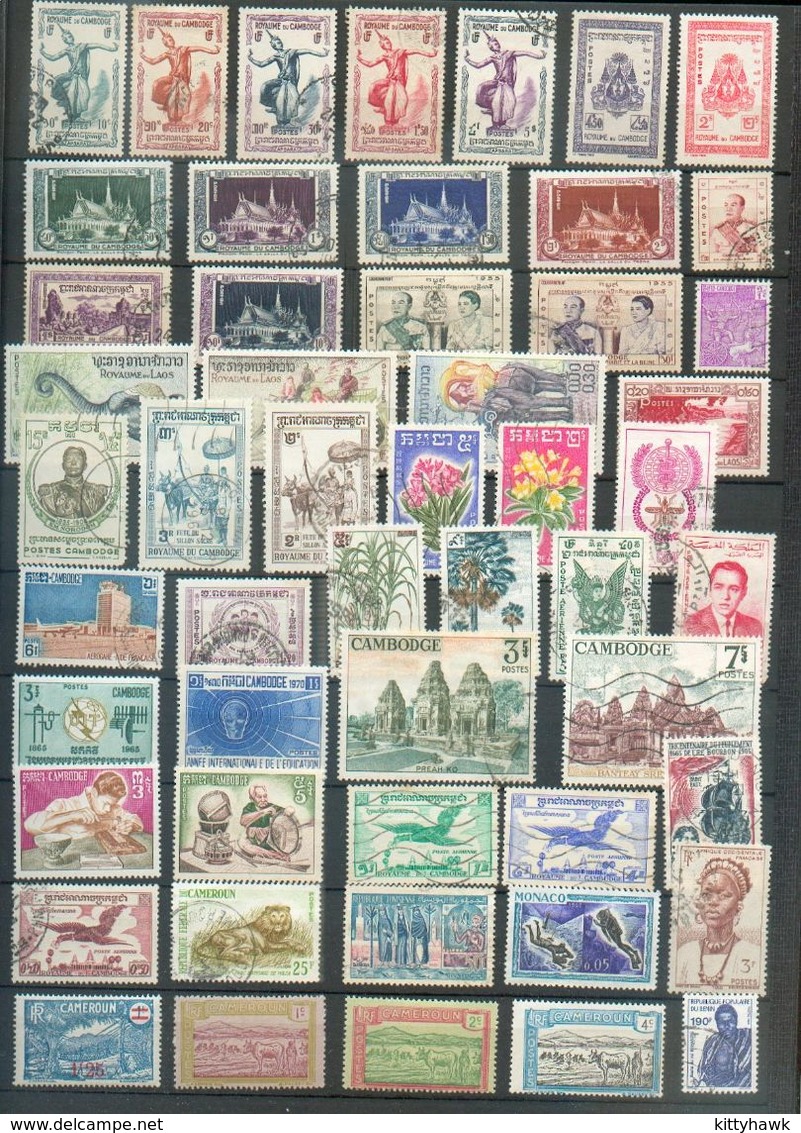 ALB 2 - Dans Un Classeur Fond Noir 32 Pages, Plus De 1600 Timbres Anciennes Colonies Françaises - Collections