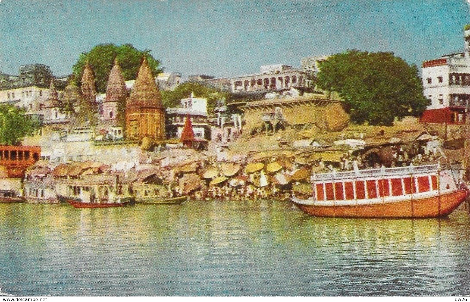 Inde: Ghats, Varanasi (Banaras, Bénarès), Along The River Gange - Carte Non Circulée - Sri Lanka (Ceylon)