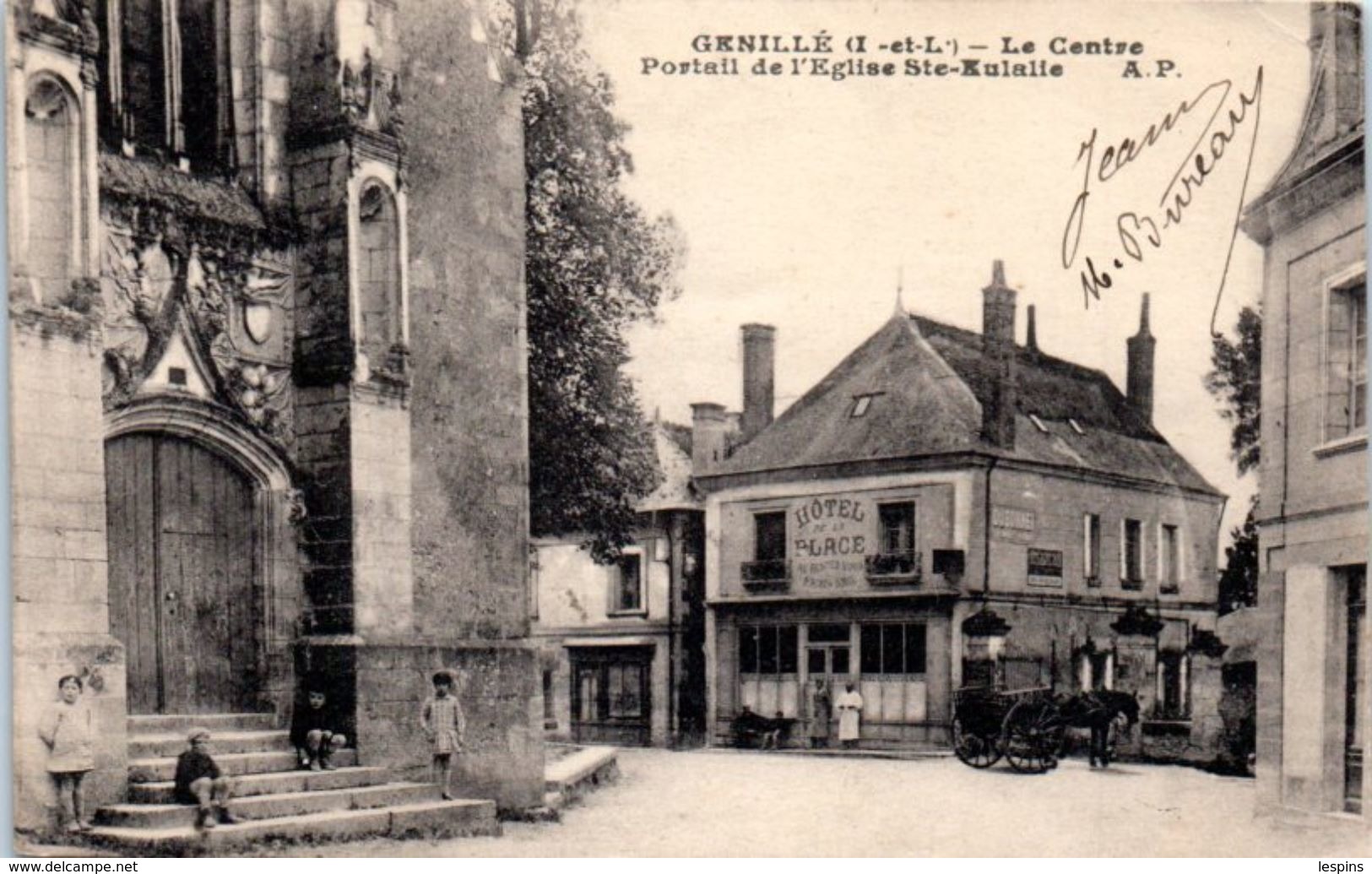 37 - GENILLE -- Le Centre - Portail De L'Eglise - Genillé