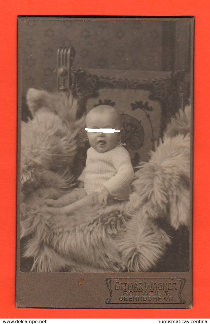 Neonato Bambino Germanico Hold Photo Baby Germany Cabinet - Personnes Anonymes