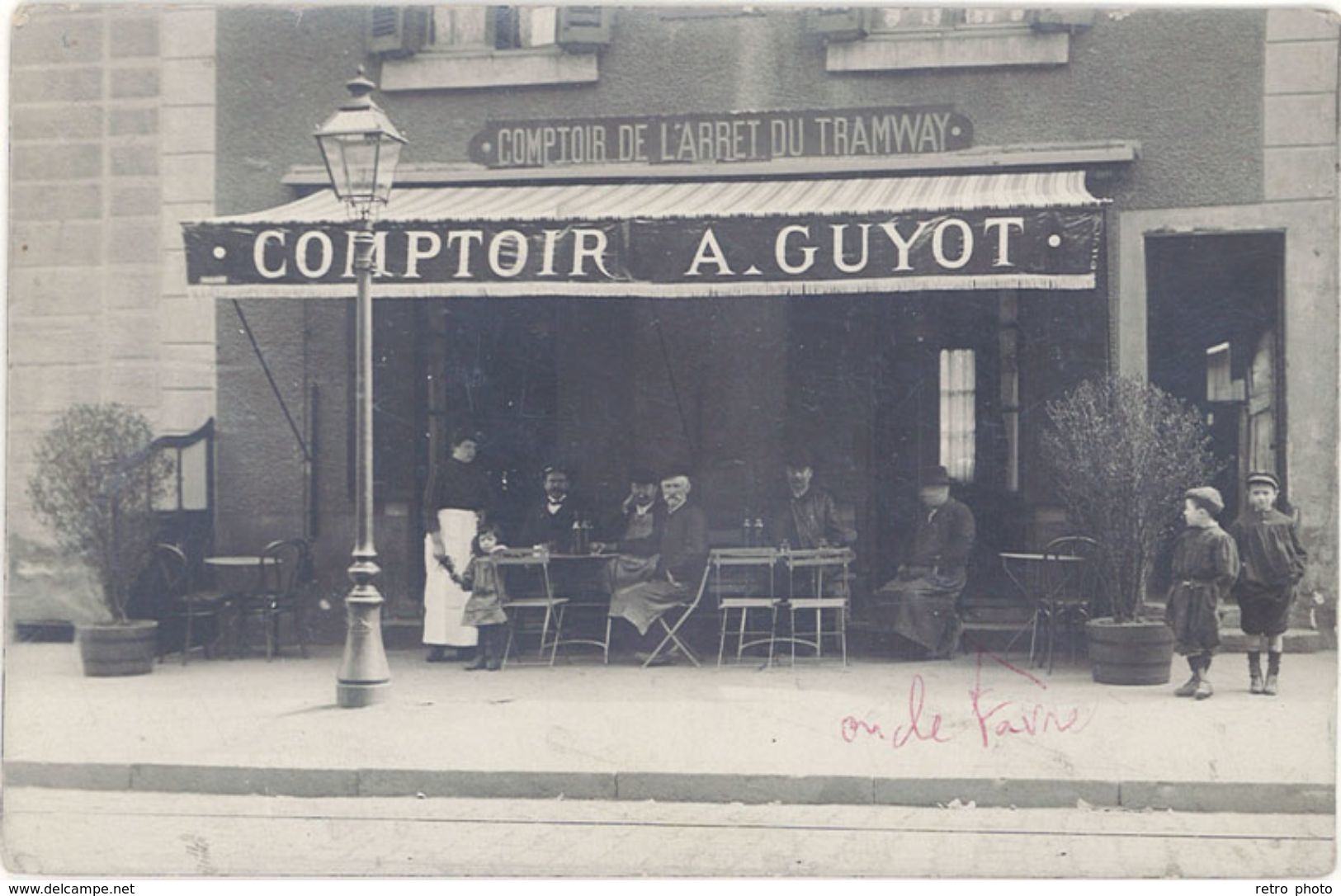 Cpa Commerce – Carte-photo Comptoir A. Guyot, Arrêt Du Tram  ( CO ) - Cafés