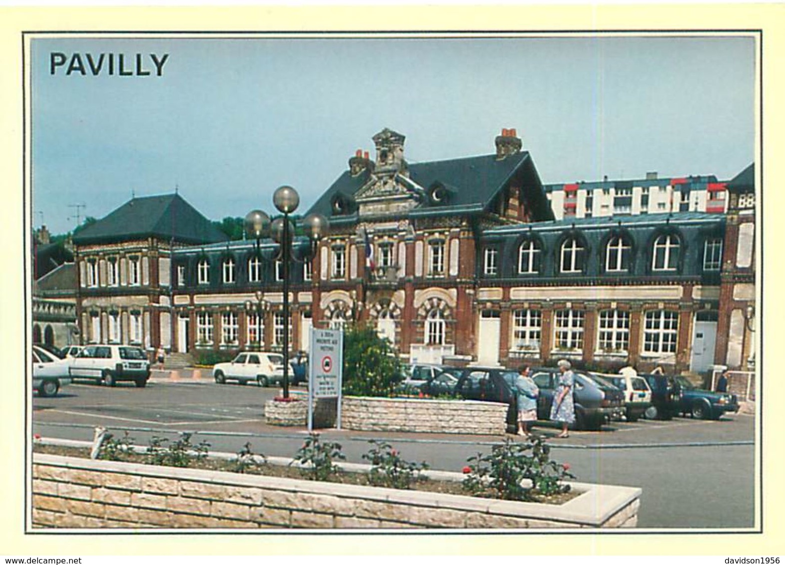 Pavilly    - L 'hôtel De Ville  Et La Place Renovée                 Y1300 - Pavilly
