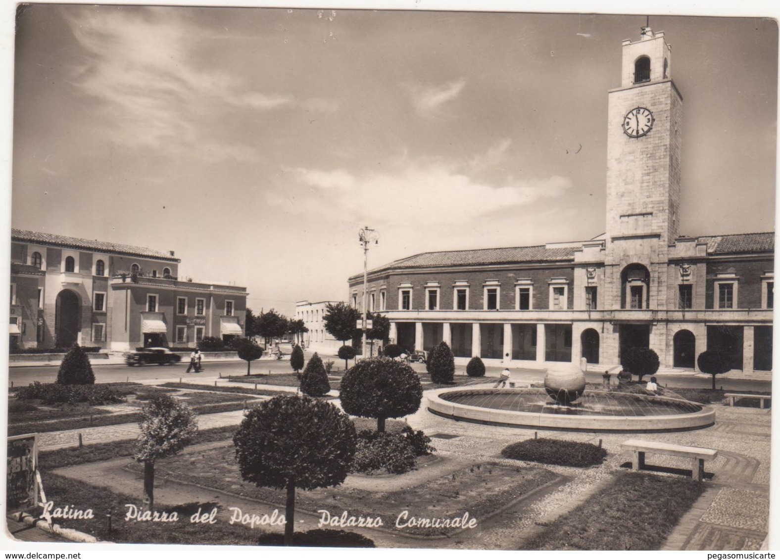 619  LATINA PIAZZA DEL POPOLO E PALAZZO COMUNALE 1955 - Latina