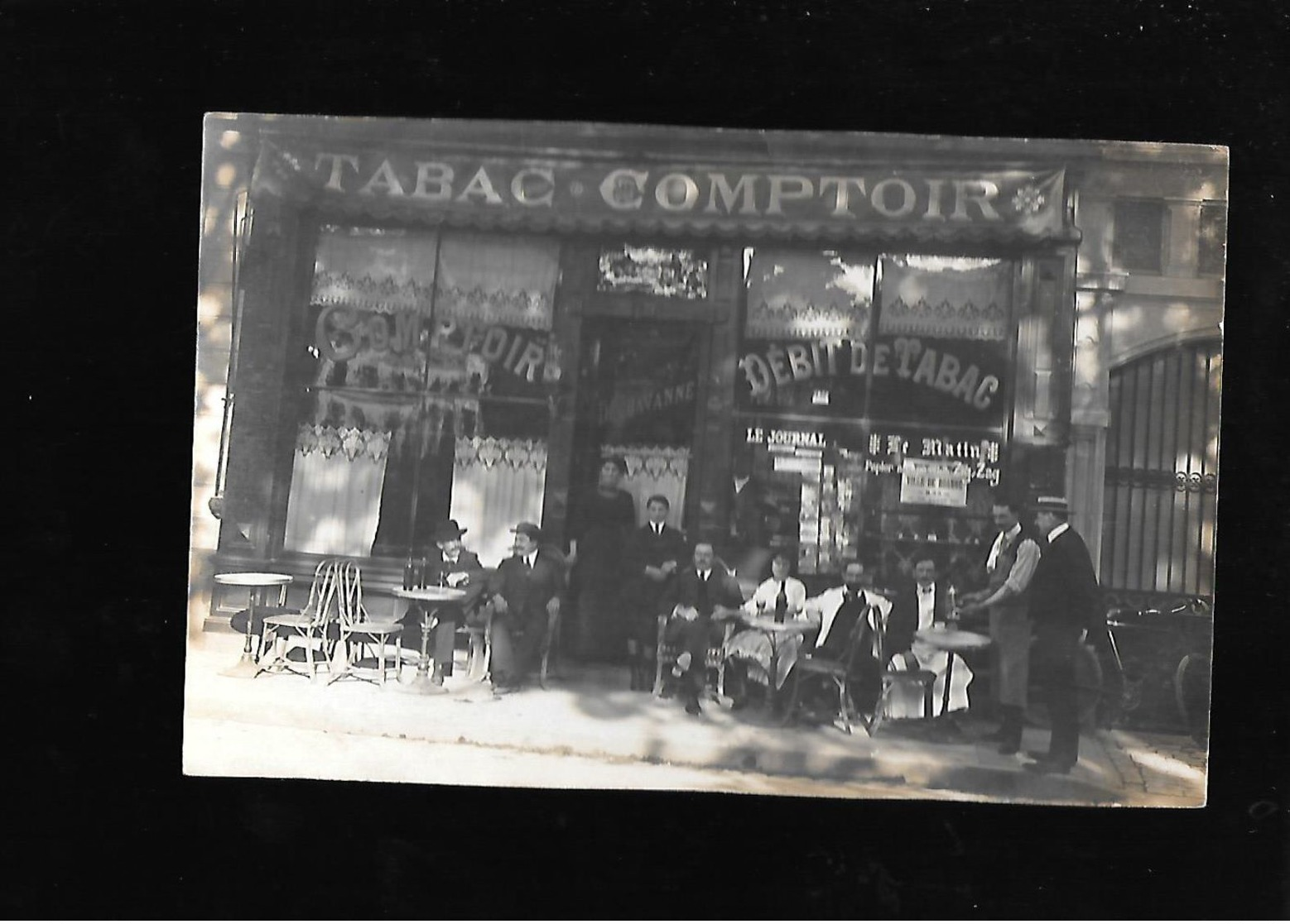 CARTE PHOTO D UN TABAC BISTROT A ROANNE 42....TOP COLLECTION !!!!!!!!!!!!!!!!!!!!!!! - Roanne