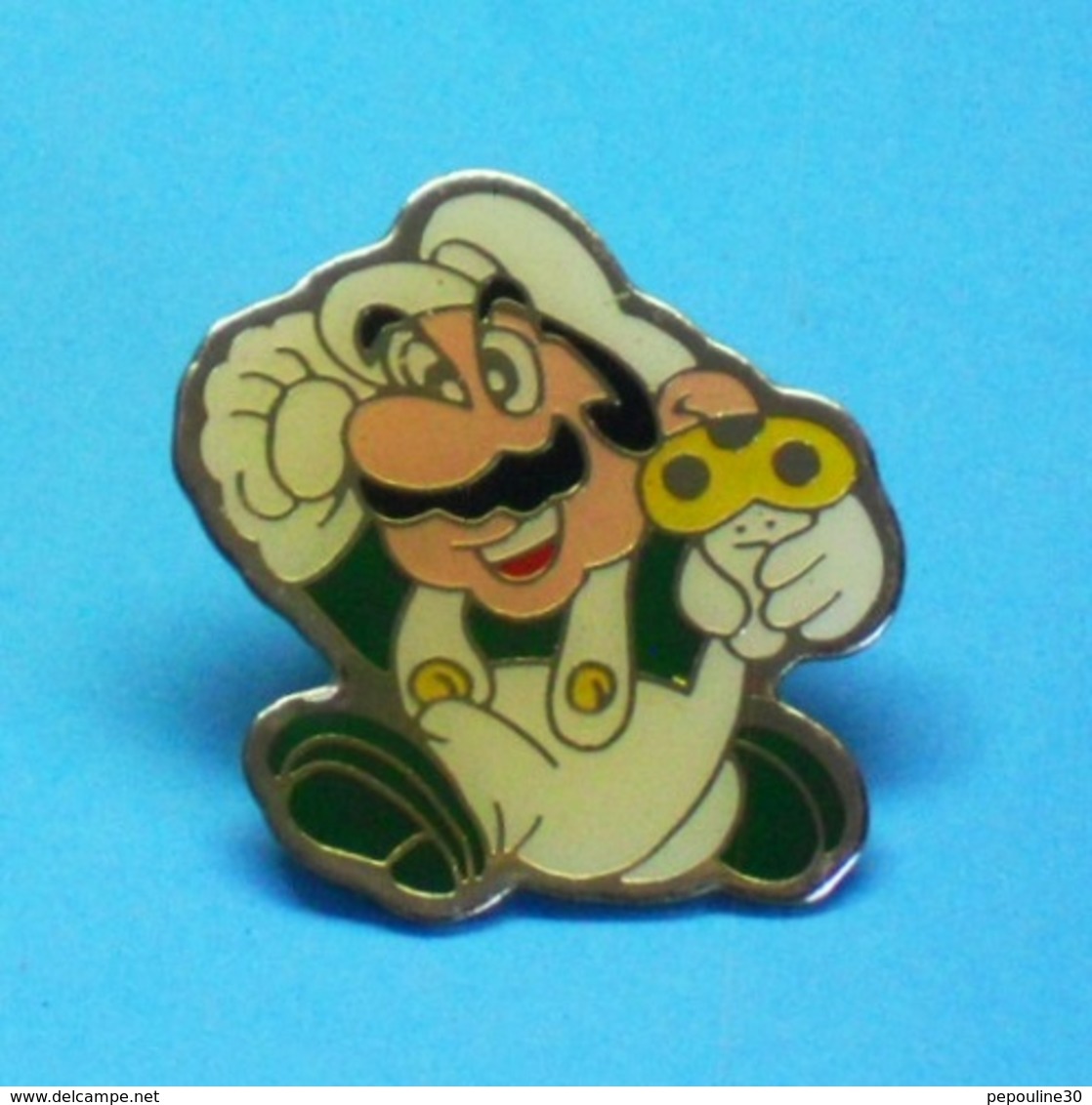 1 PIN'S //   ** LUIGI ** FRÈRE DE MARIO BROS ** NINTENDO ** - Jeux